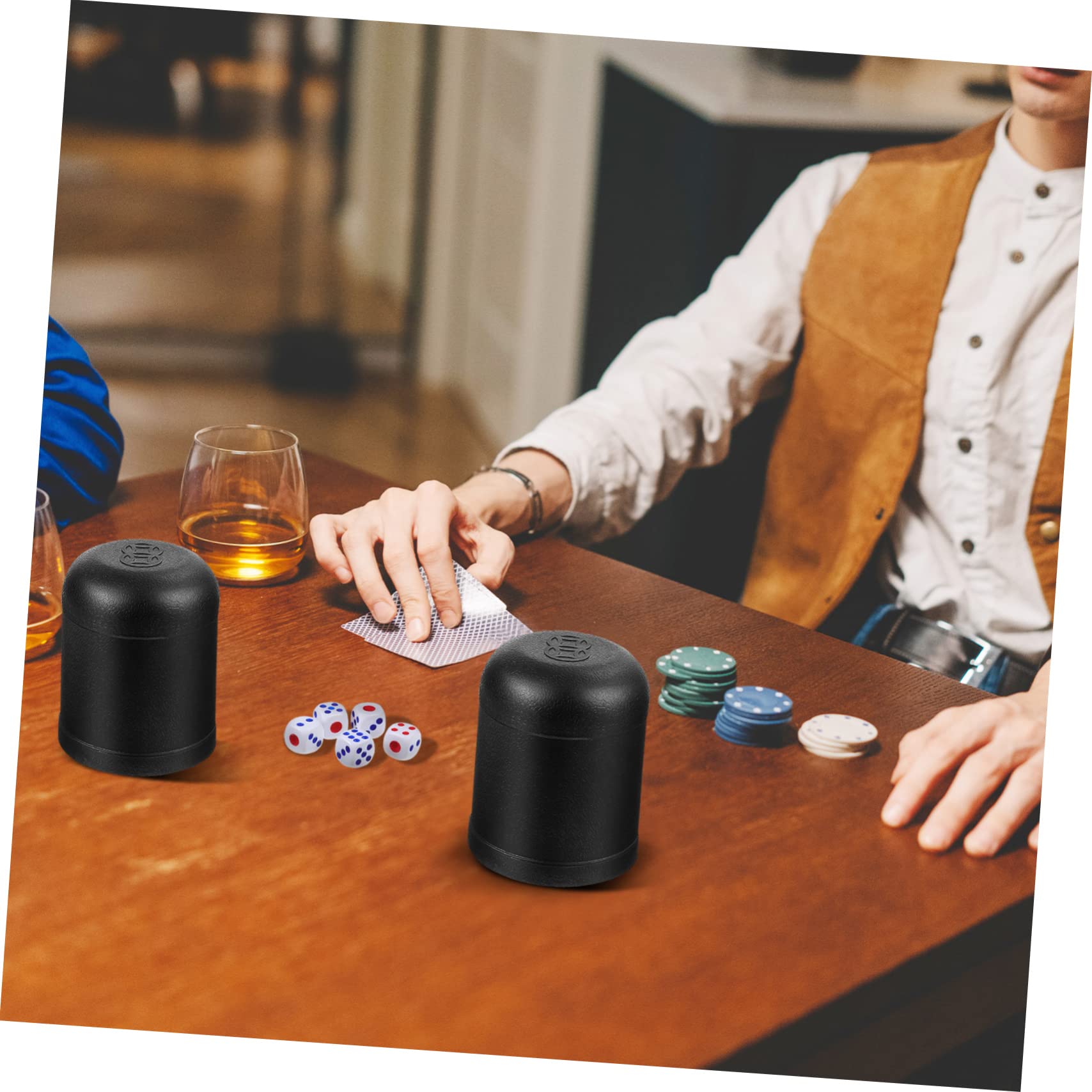 Foto 7 | Juego De Tazas Para Dados Feltechelectr, 5 Juegos Con 25 Dados De Plástico Negro - Venta Internacional.