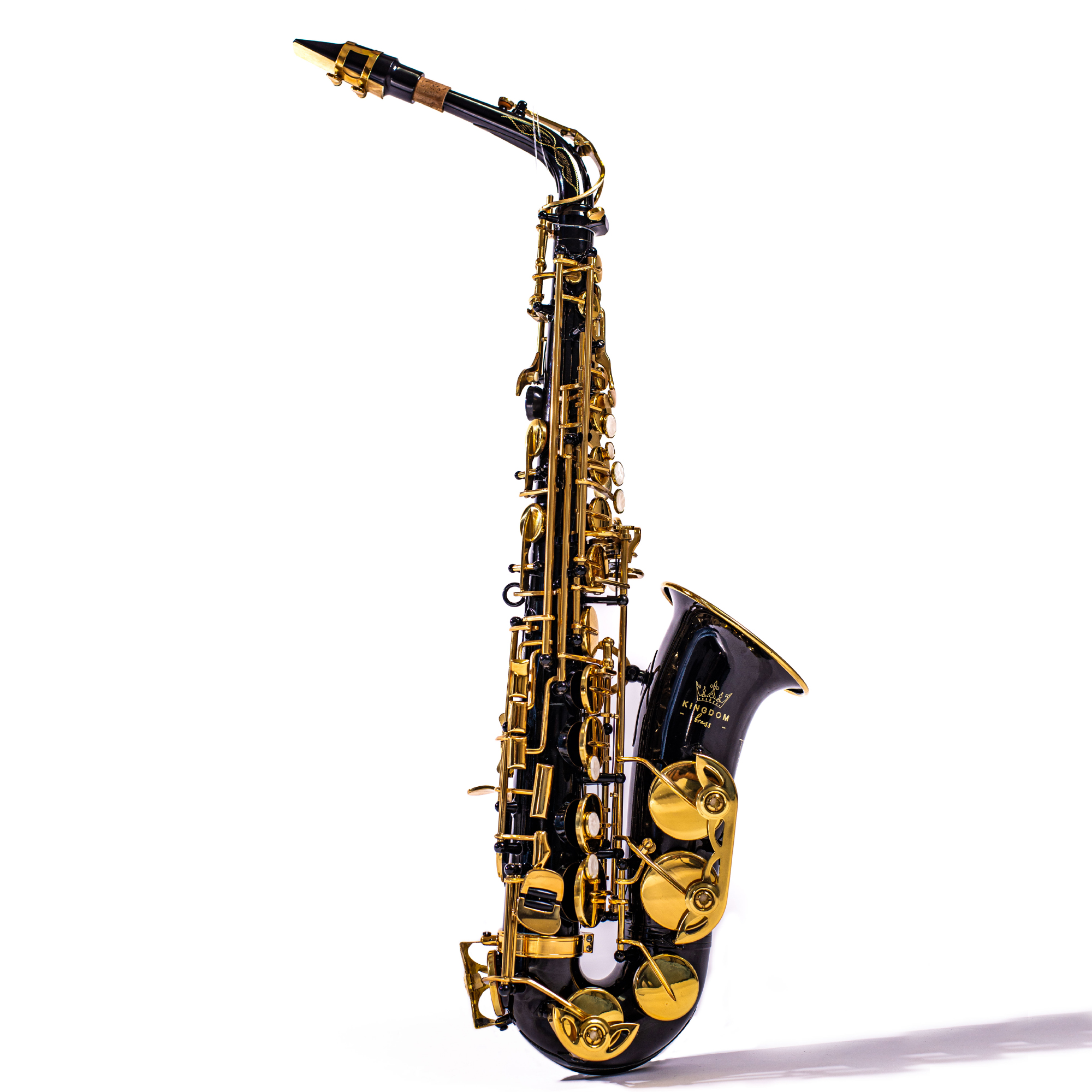 Foto 1 | Saxofón Kingdom Brass SX-4 color Negro Alto Sib Gloss Brillante Alta Calidad