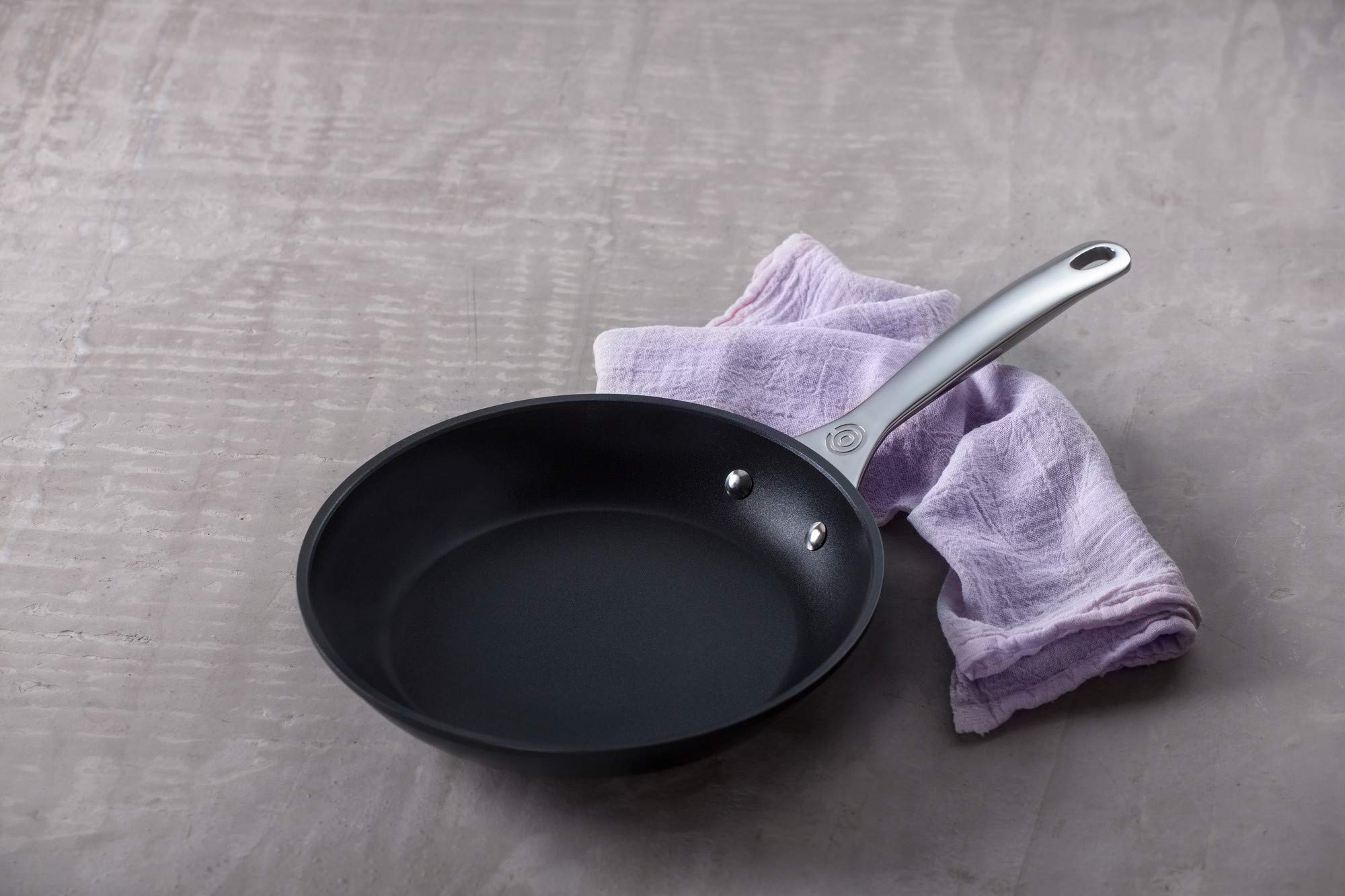 Foto 6 pulgar | Sartén Antiadherente Endurecida Le Creuset Pro 28 Cm Gris - Venta Internacional.