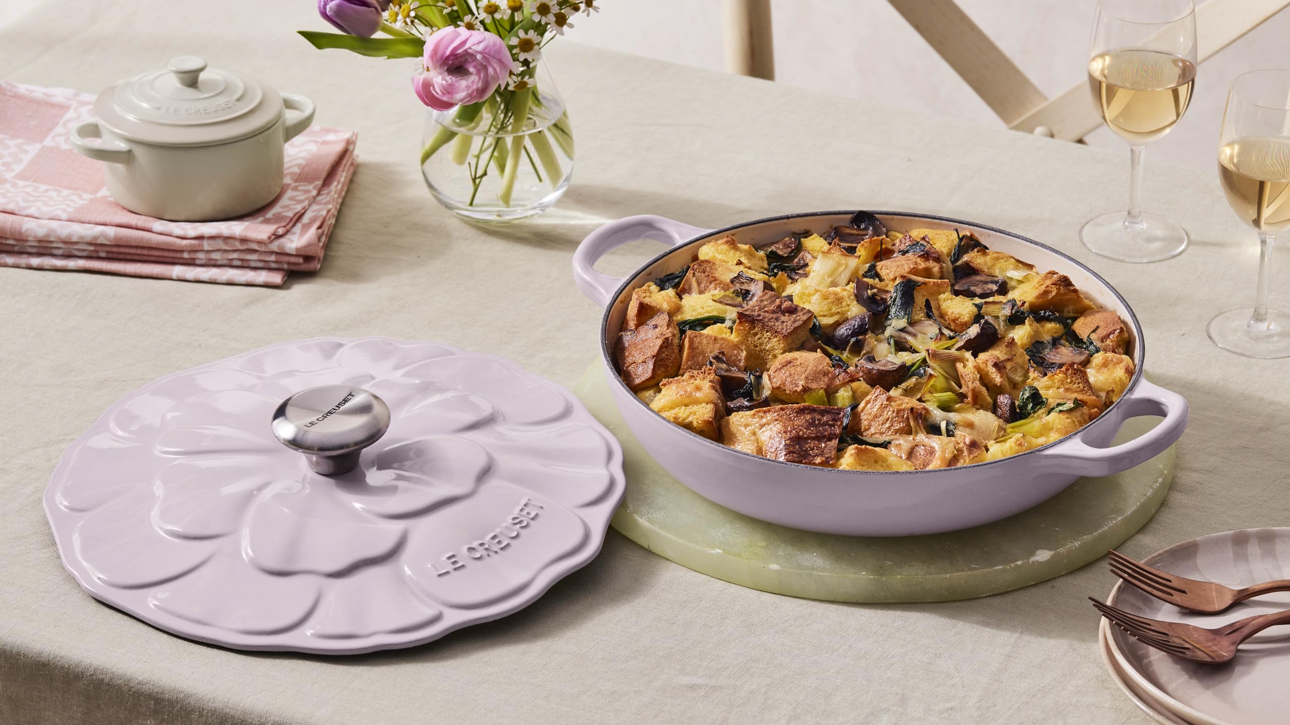 Foto 2 | Hierro Fundido Esmaltado Braiser Le Creuset Signature, 2,25 L, Color Blanco - Venta Internacional.