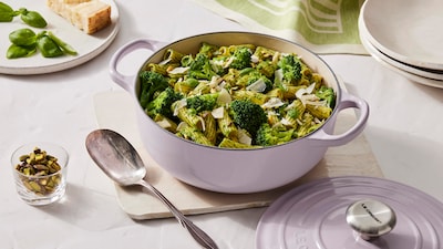 Foto 3 | Horno Sauteuse Le Creuset De Hierro Fundido Esmaltado De 3,5 L, Color Blanco - Venta Internacional.
