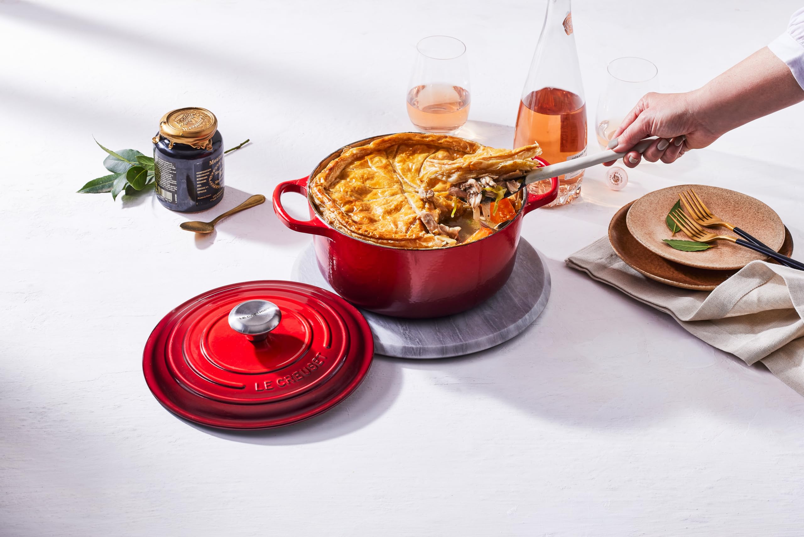 Foto 5 pulgar | Horno Holandés Le Creuset De Hierro Fundido Esmaltado Signature, 5.5 L, Color Cereza - Venta Internacional.