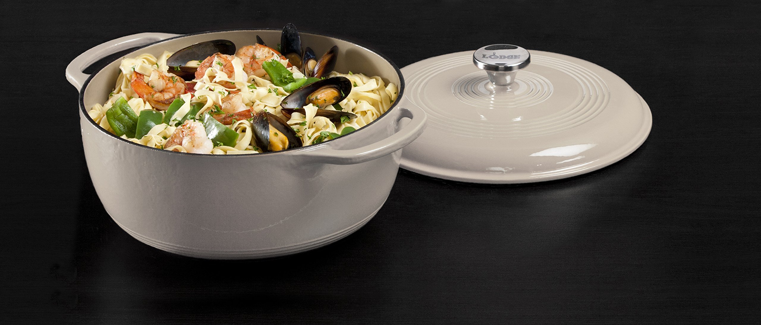 Foto 3 | Dutch Oven Lodge De Hierro Fundido Esmaltado De 6 Cuartos De Galón  Color Blanco Ostra - Venta Internacional.