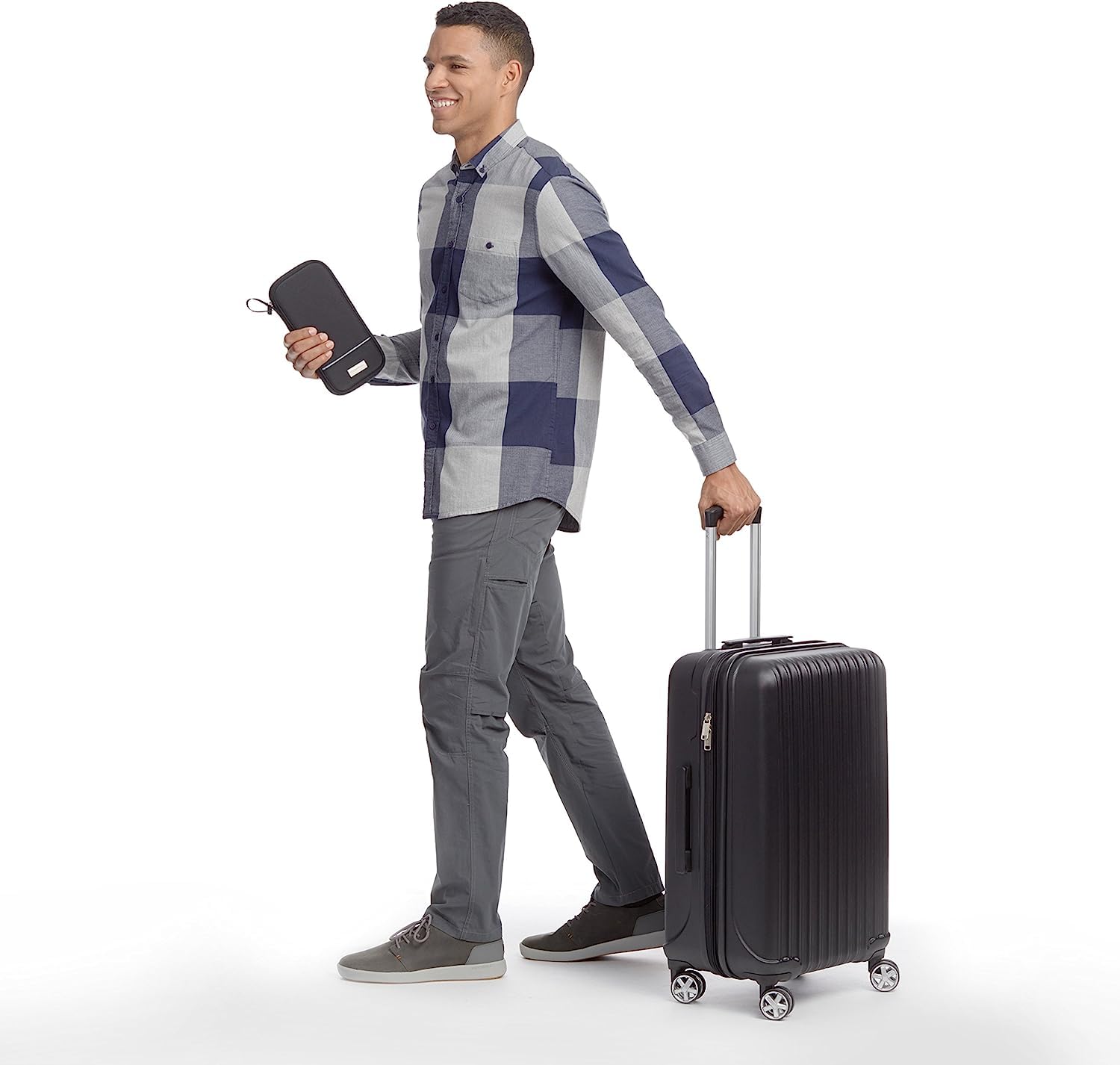 Foto 2 | Organizador De Pasaportes De Viaje Con Tecnología Rfid Amazon Basics, Color Negro - Venta Internacional.