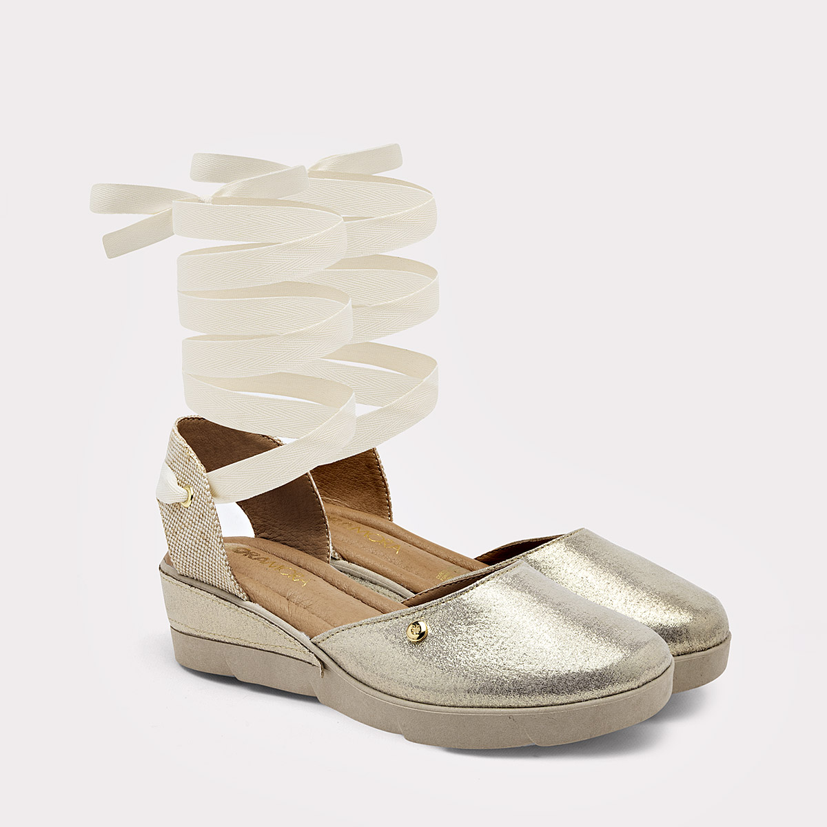 Foto 3 pulgar | Moramora Zapatos Para Mujer Dorado