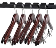 Ganchos De Madera Jauz Improvement Pack De 5 Color Cereza Con Barra Pvc Cromado