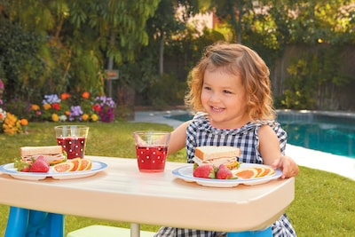 Foto 3 | Mesa De Pícnic Little Tikes Easy Store Con Paraguas Para 6 Niños - Venta Internacional.