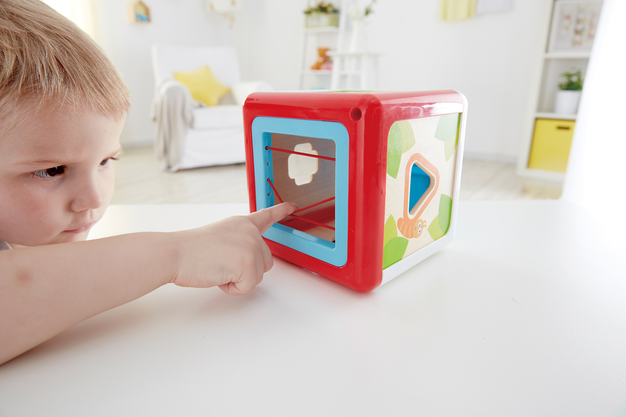 Foto 2 | Caja De Formas E0507 Hape Caja De Formas Con Temática De Criaturas De Jardín. Multicolor
