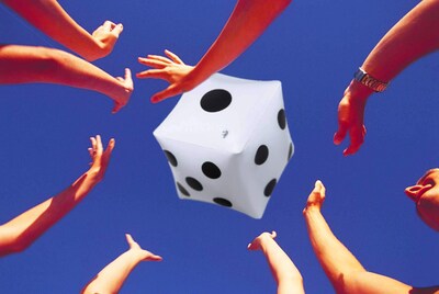 Foto 3 | Inflable de Dado Ccinee 35 cm - Venta Internacional