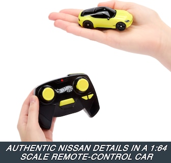 Foto 2 | Coche Rc De Juguete Hot Wheels Nissan Z A Escala 1:64 Con Controlador - Venta Internacional.