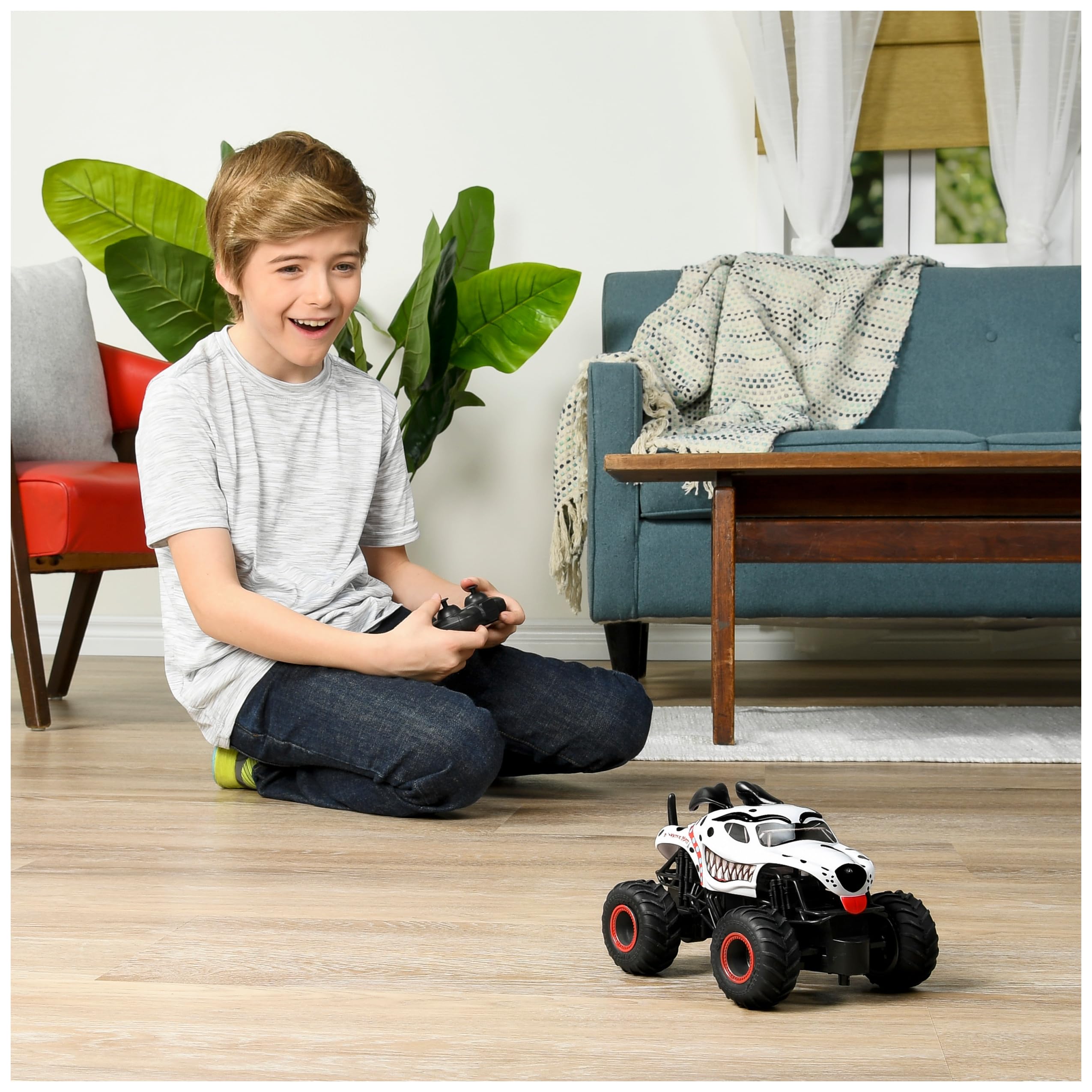 Foto 4 pulgar | Mando A Distancia Monster Truck Monster Jam Monster Mutt Dalmatian 1:24 - Venta Internacional.