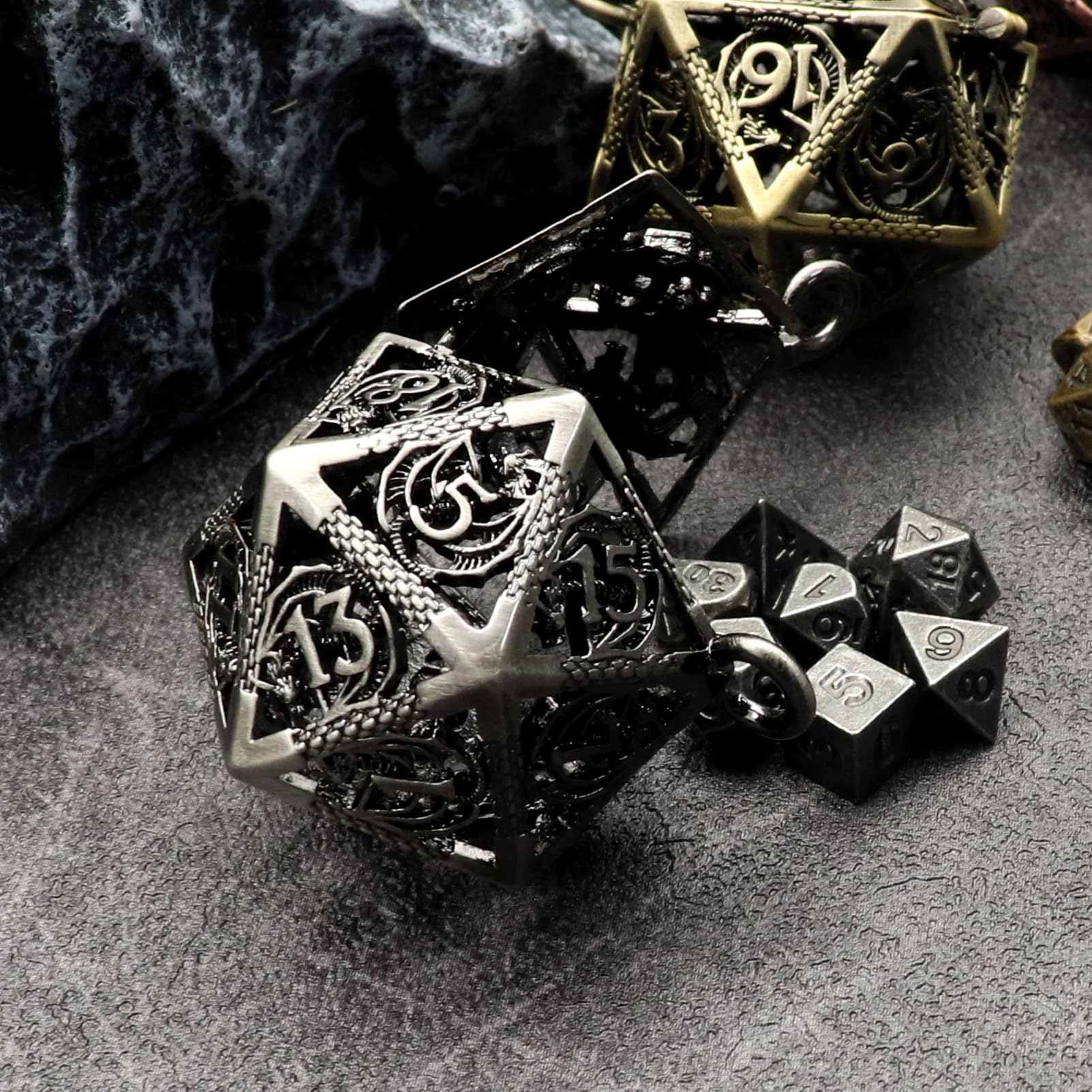Foto 7 | Juego de Dados Haxtec Mini Metal DnD con Contenedor para Collar y Llavero - Venta Internacional