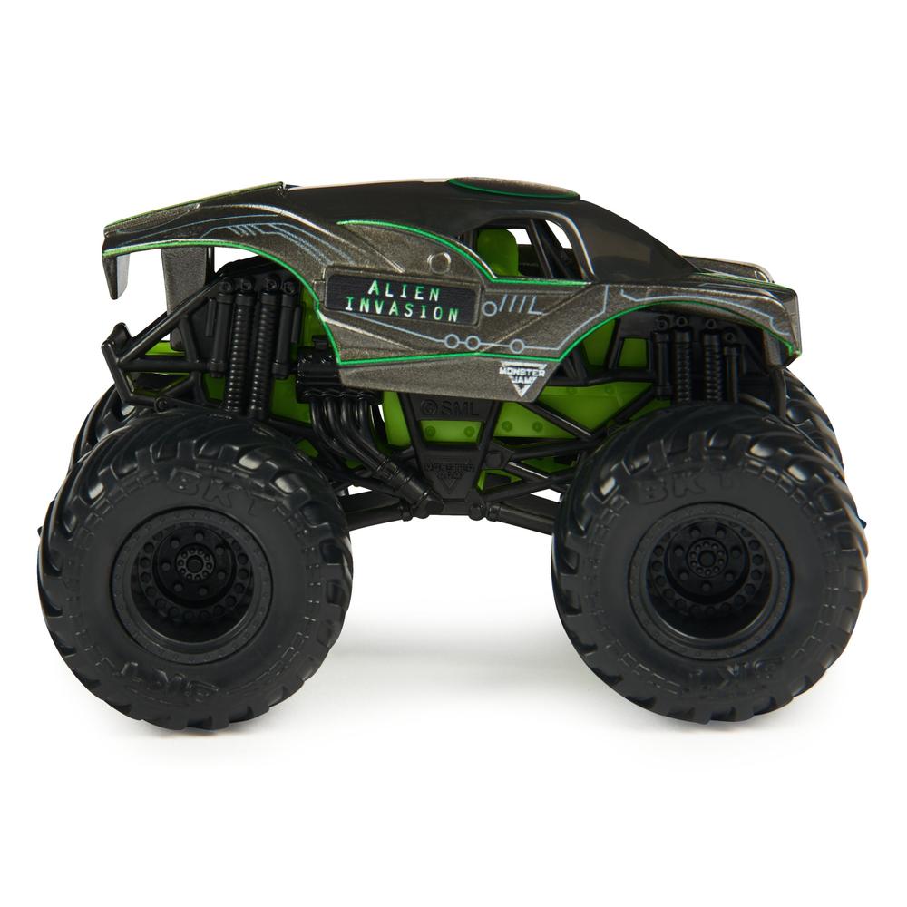 Foto 4 pulgar | Camioneta de Juguete Monster Jam: Alien Invasion Vs Bakugan Dragonid Escala 1/64 2 Pack