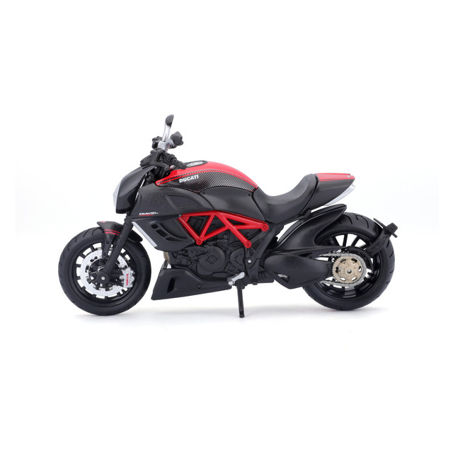 Foto 2 | Motocicleta Maisto Special Edition A Escala 1:12 Mc Ducati Diavel Carbon