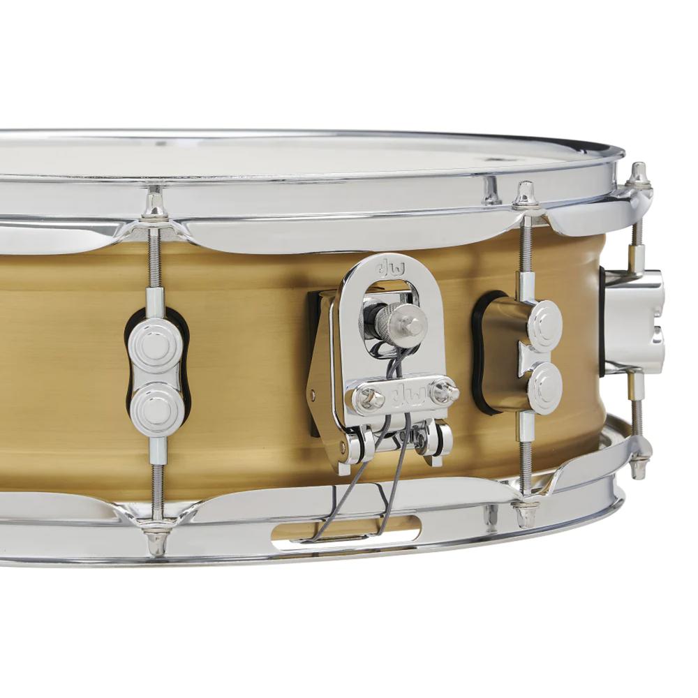 Foto 3 pulgar | Tarola Concept Series Brass Pacific Drums Pdsn0514nbbc Dorado de 14x5”