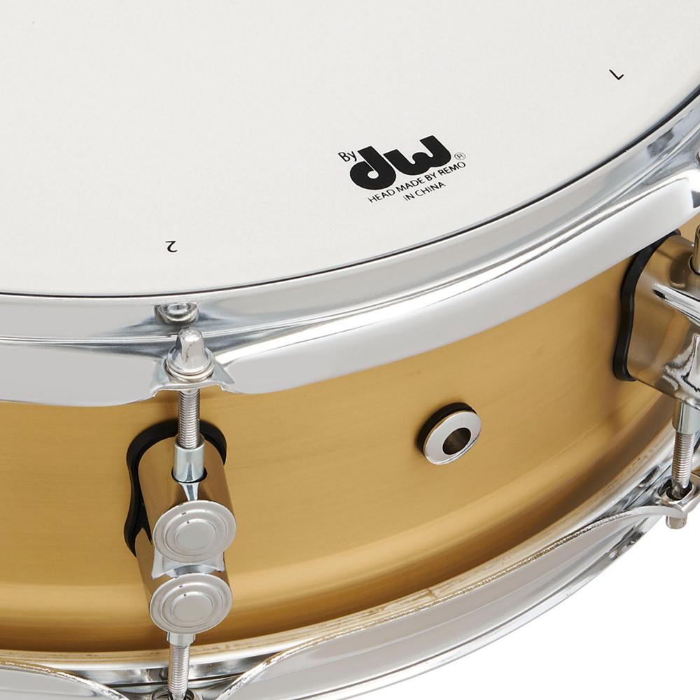 Foto 4 pulgar | Tarola Concept Series Brass Pacific Drums Pdsn0514nbbc Dorado de 14x5”