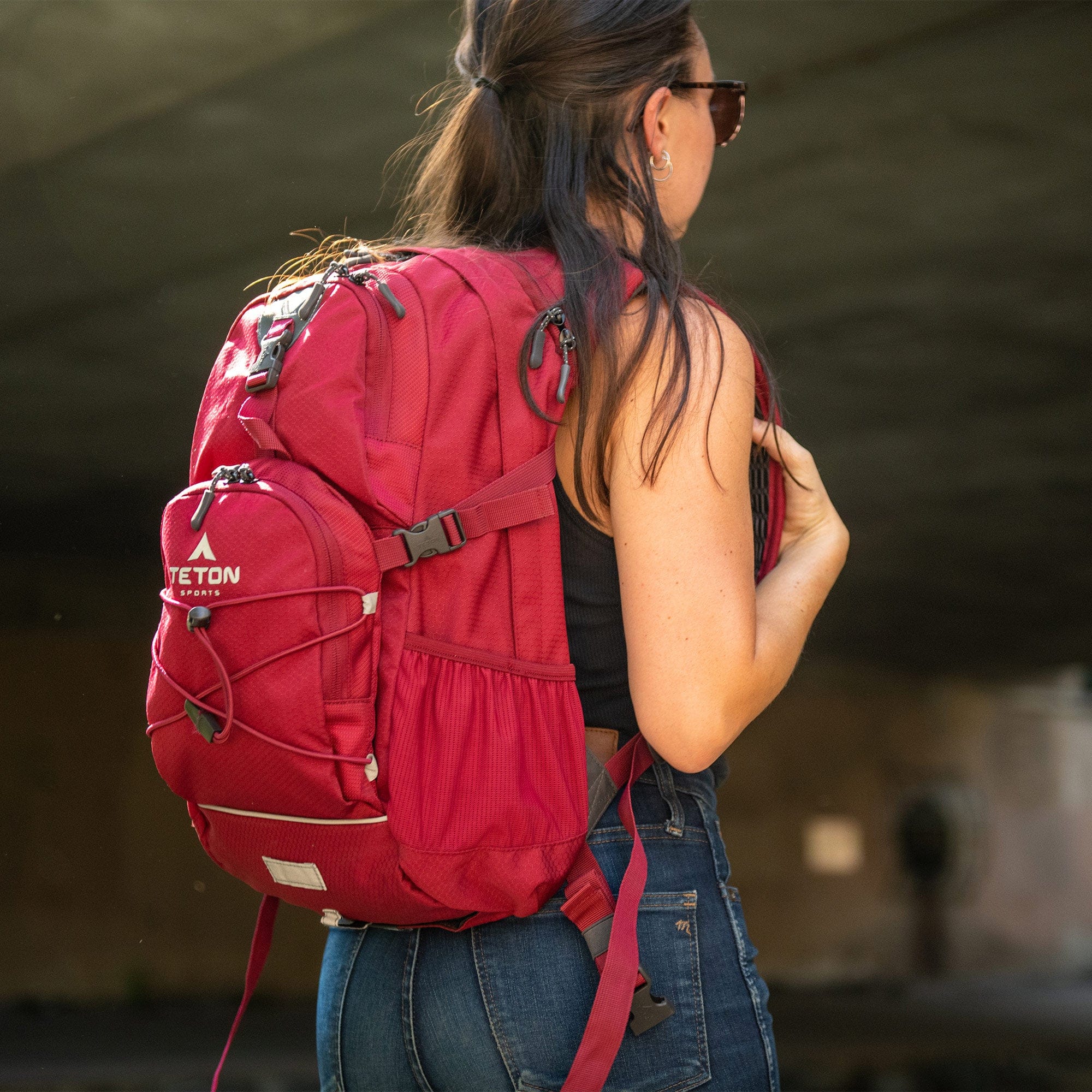 Foto 4 pulgar | Mochila De Hidratación Oasis 22l Roja Con Bolsa De Agua De 3l Teton