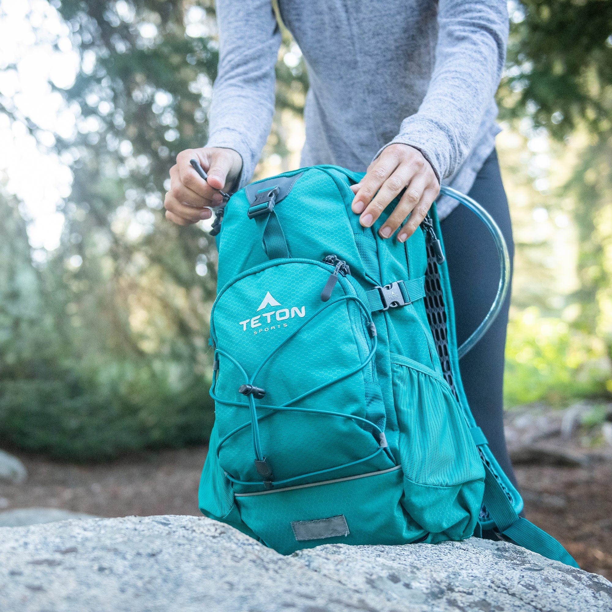 Foto 4 pulgar | Mochila De Hidratación Oasis 18l Verdeazul Con Bolsa De Agua De 2l Teton