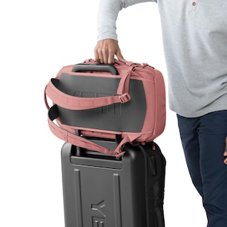 Foto 6 | Mochila Yeti Crossroads 35l Sandstone Pink Resistente Al Agua - Venta Internacional.