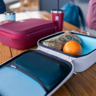 Foto 5 | Fiambrera Hydro Flask, Aislante, De Gran Capacidad, Color Baya - Venta Internacional.
