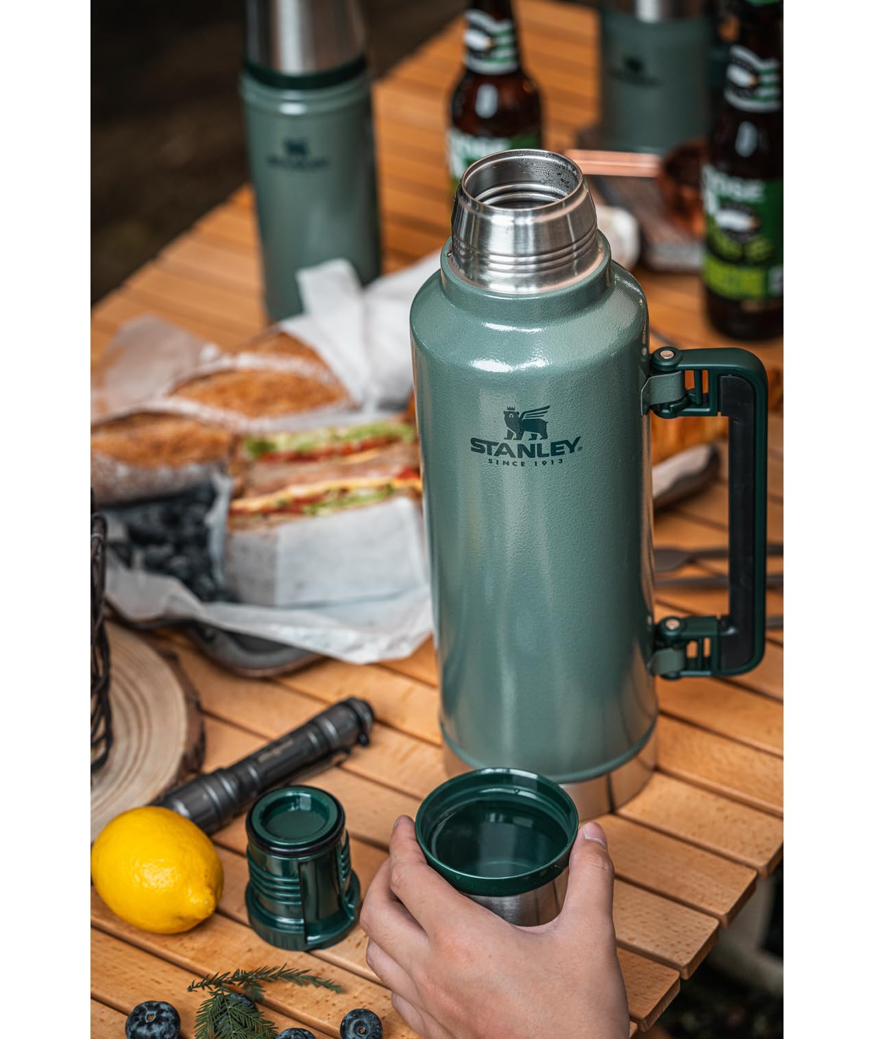 Foto 4 | Botella Termo Stanley Classic Legendary De 1,9 L, Color Negro - Venta Internacional.