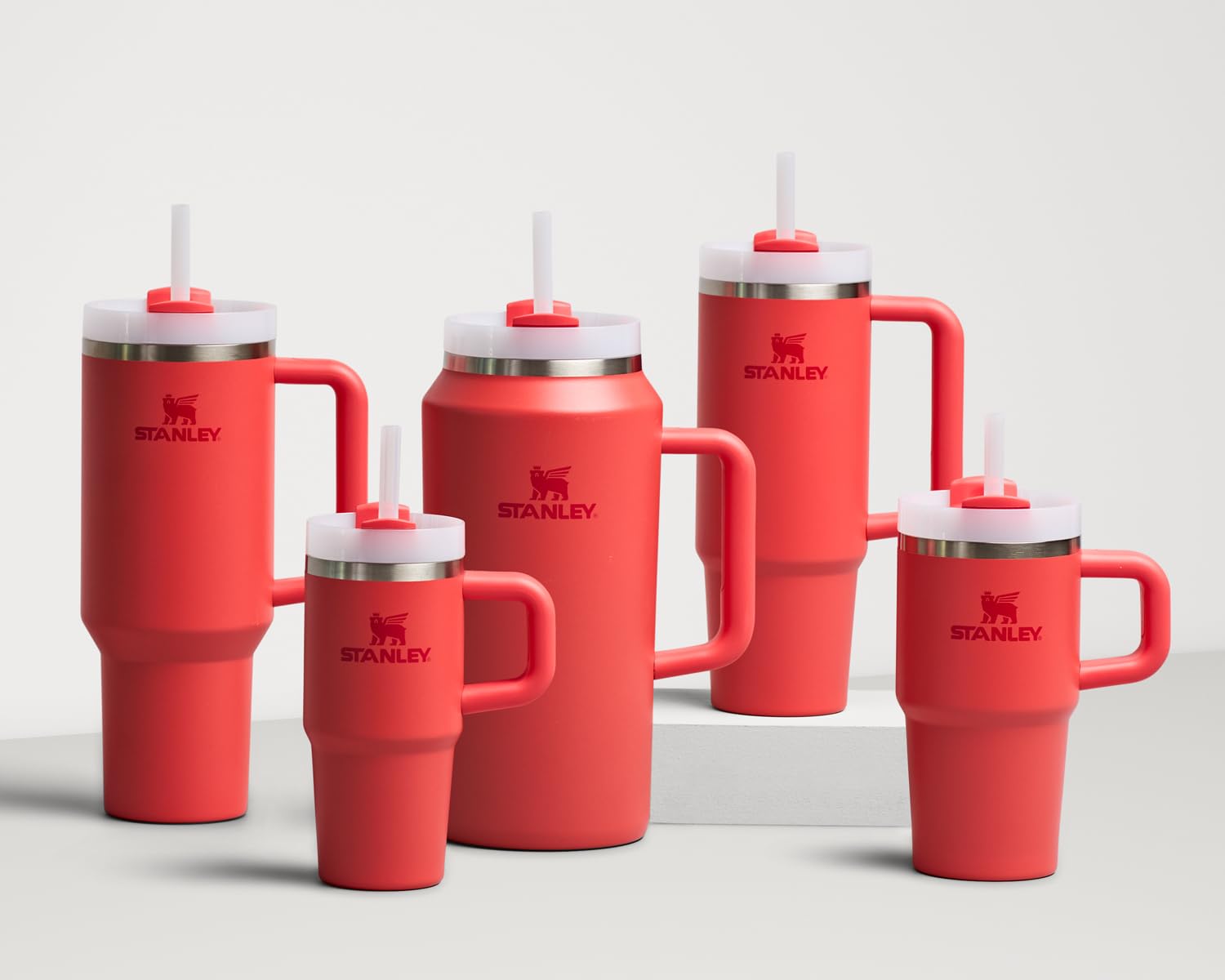Foto 4 | Vaso Stanley Quencher H2.0 Con Mango Y Pajita, 1,9 L, Color Coral - Venta Internacional.