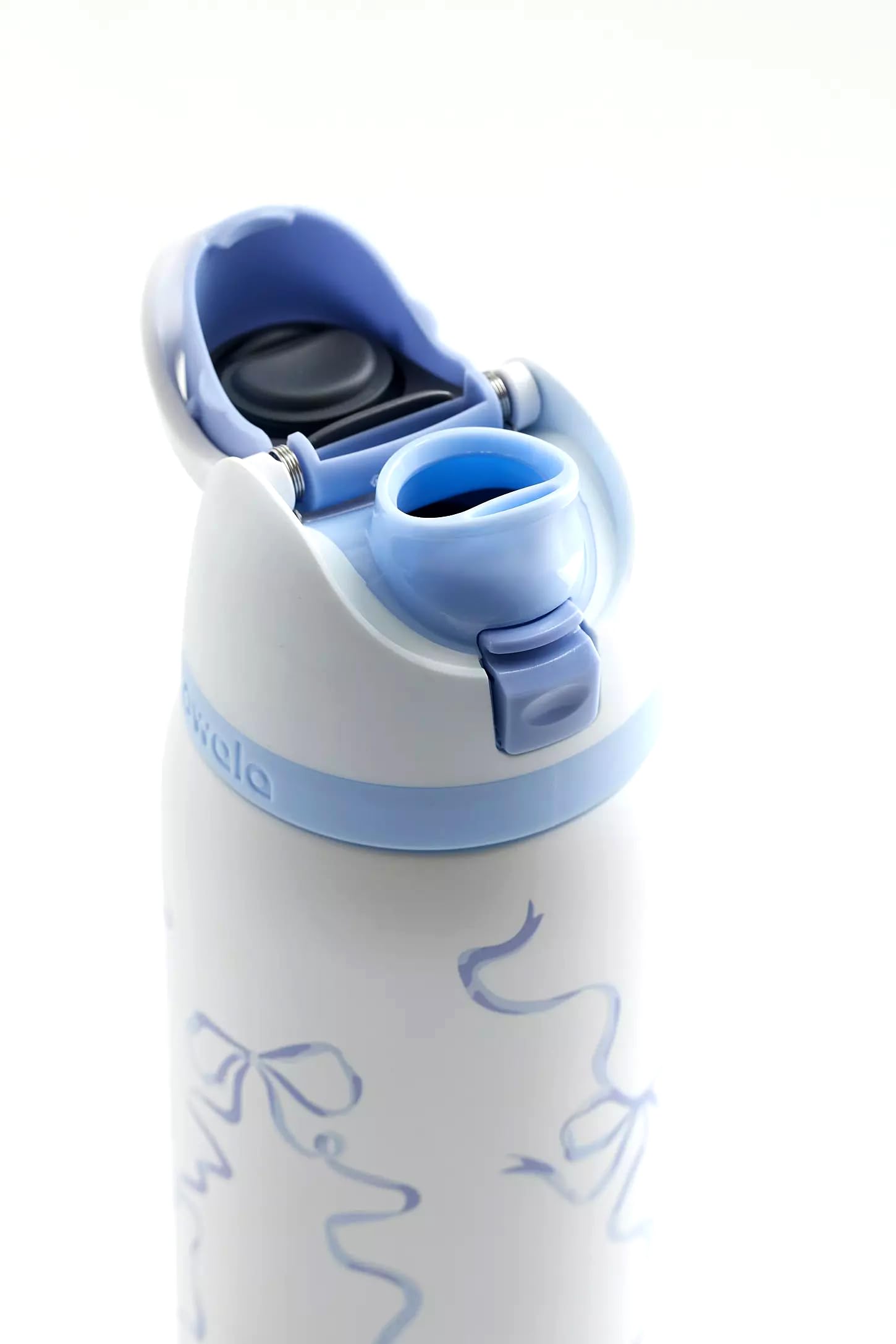 Foto 4 | Botella De Agua Owala Freesip Tied And True Blue Bows 950 Ml - Venta Internacional.