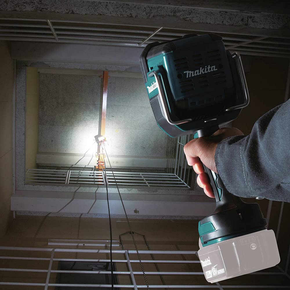 Foto 3 pulgar | Linterna Makita Dml812 Lxt  De Iones De Litio Inalámbrica De 18 V - Venta Internacional.