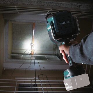 Foto 2 | Linterna Makita Dml812 Lxt De Iones De Litio Inalámbrica De 18 V - Venta Internacional.