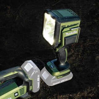 Foto 3 | Linterna Makita Adml812 Outdoor Adventure 18v Lxt - Venta Internacional.