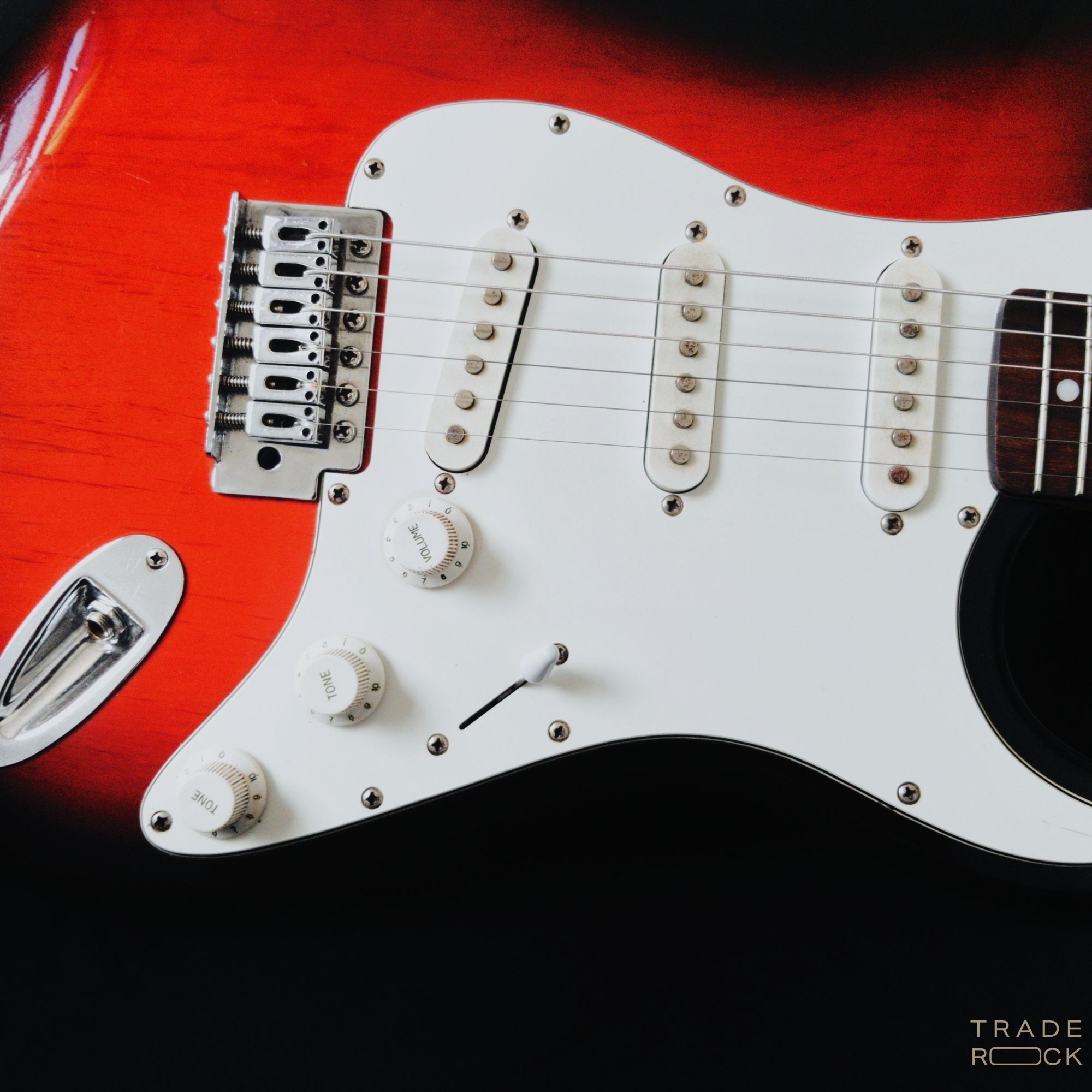 Foto 8 | Guitarra Eléctrica Trade Rock con Amplificador tipo Stratocaster y Accesorios Jm2623-red