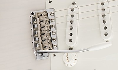 Foto 2 | Sillines Bridge Fender American Vintage Stratocaster En Níquel - Venta Internacional.