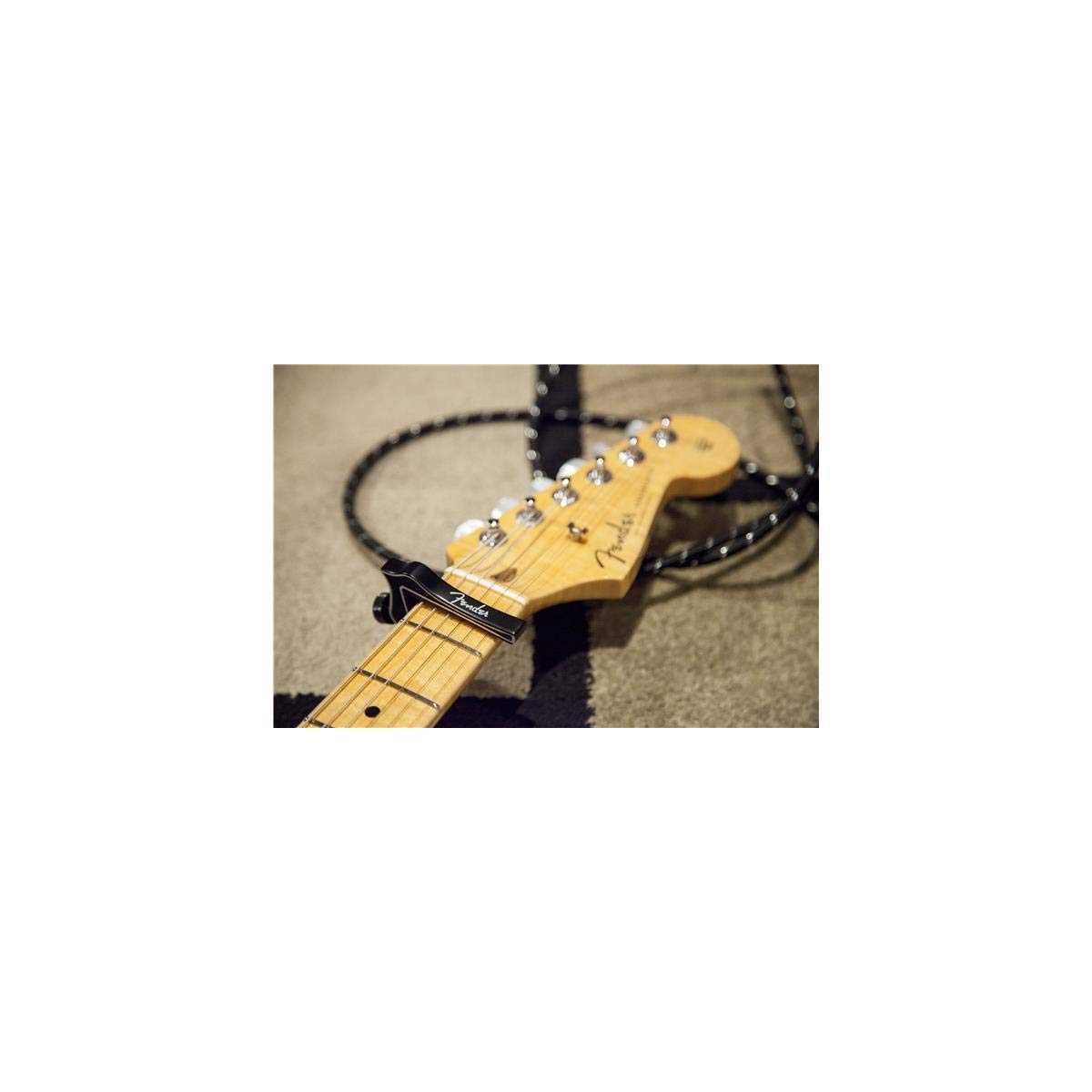 Foto 4 | Capo Fender Dragon Para Guitarra Eléctrica De 6 Cuerdas  Color Negro - Venta Internacional.