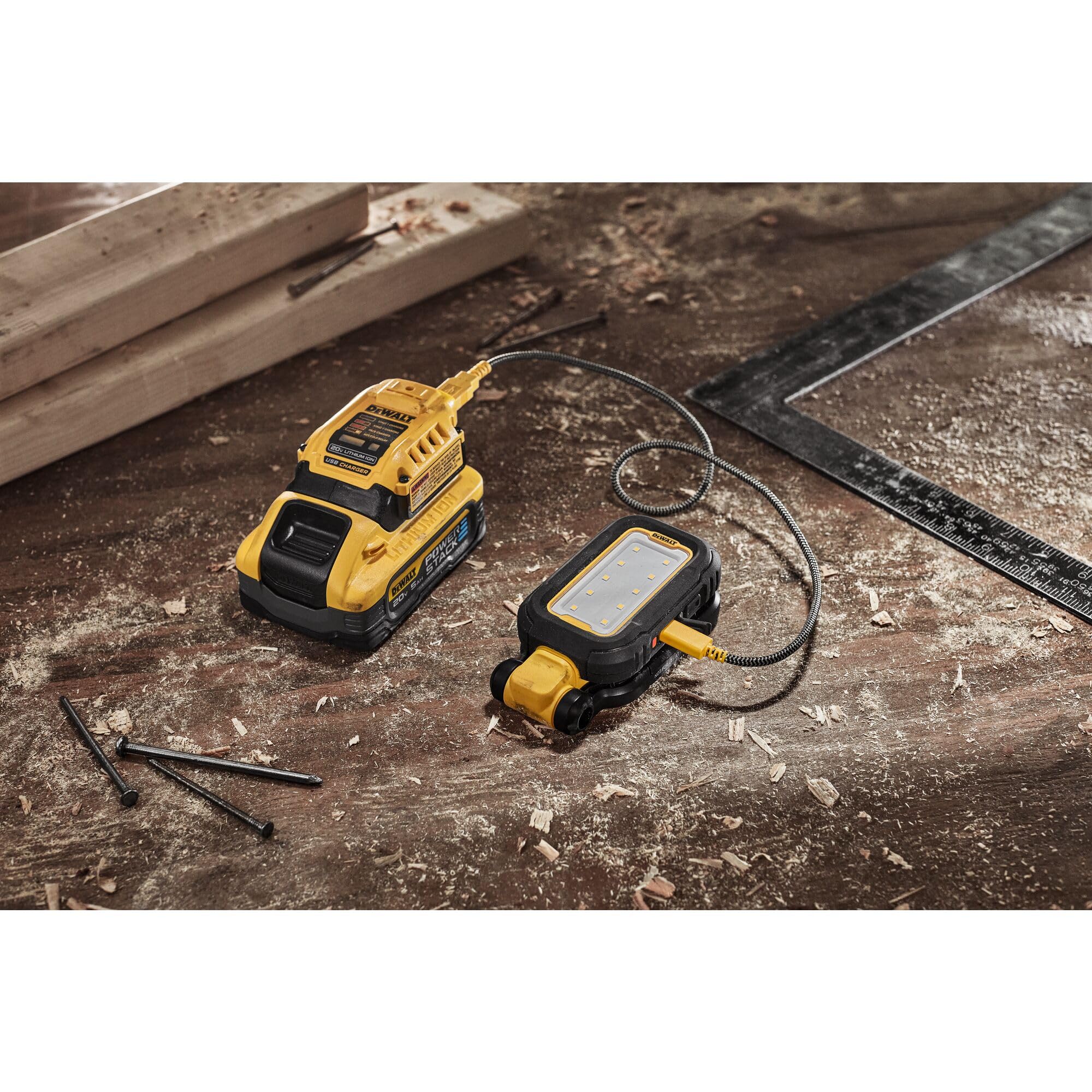 Foto 4 | Lámpara de Trabajo DeWalt DCL182 Led de 1000 Lúmenes Recargable con USB-C - Venta Internacional