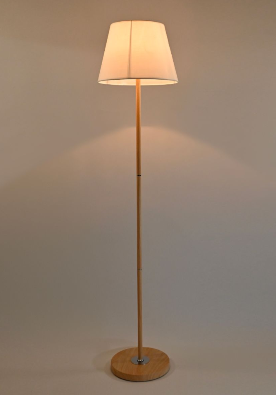 Foto 3 pulgar | Lámpara de Piso Iluminación Luz Vic Kanab Blanca