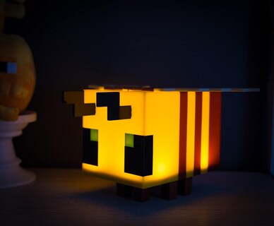 Foto 2 | Figura De Abeja Amarilla De Minecraft De Mood Light 13 Cm De Altura - Venta Internacional.