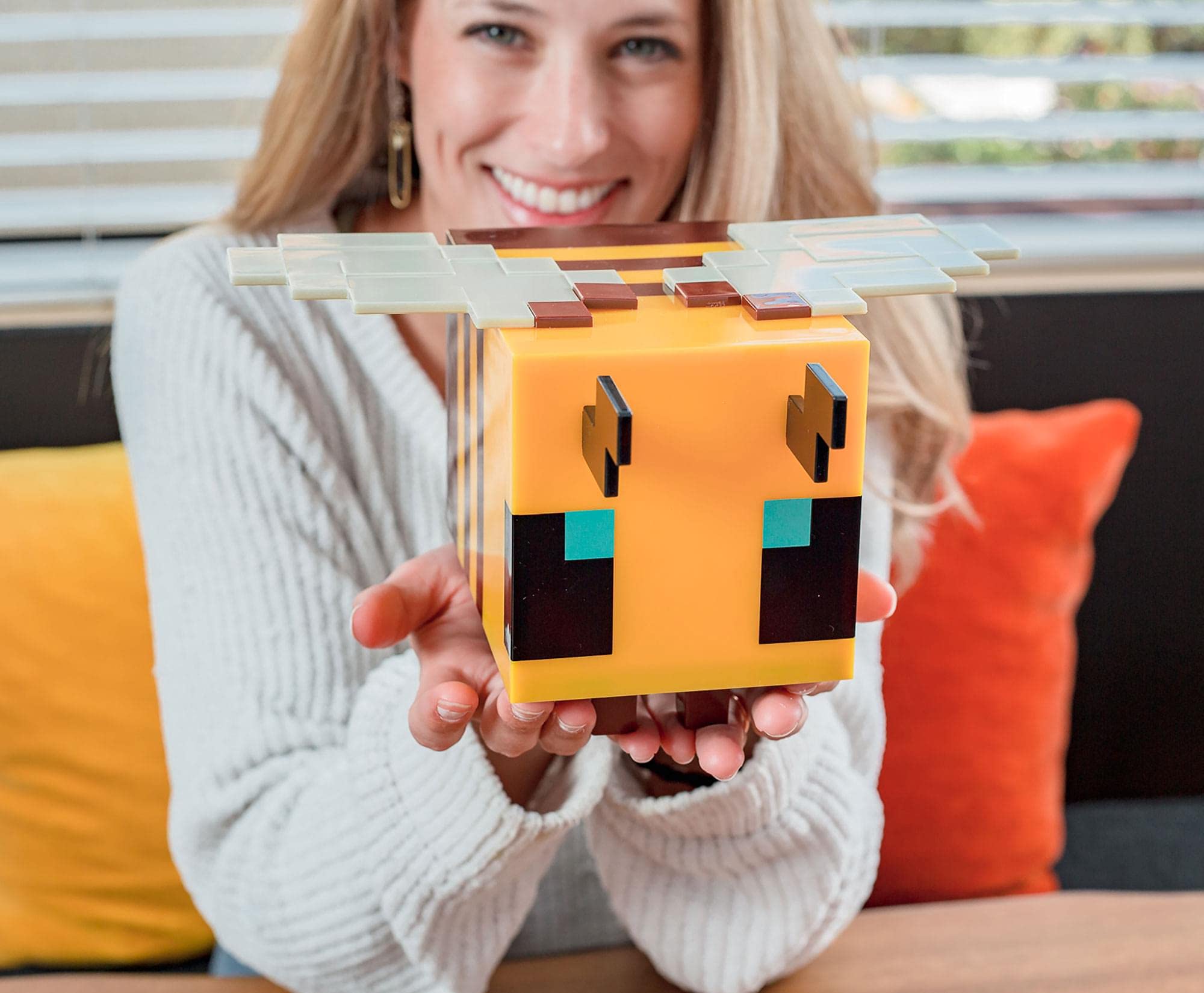 Foto 5 pulgar | Figura De Abeja Amarilla De Minecraft De Mood Light  13 Cm De Altura - Venta Internacional.