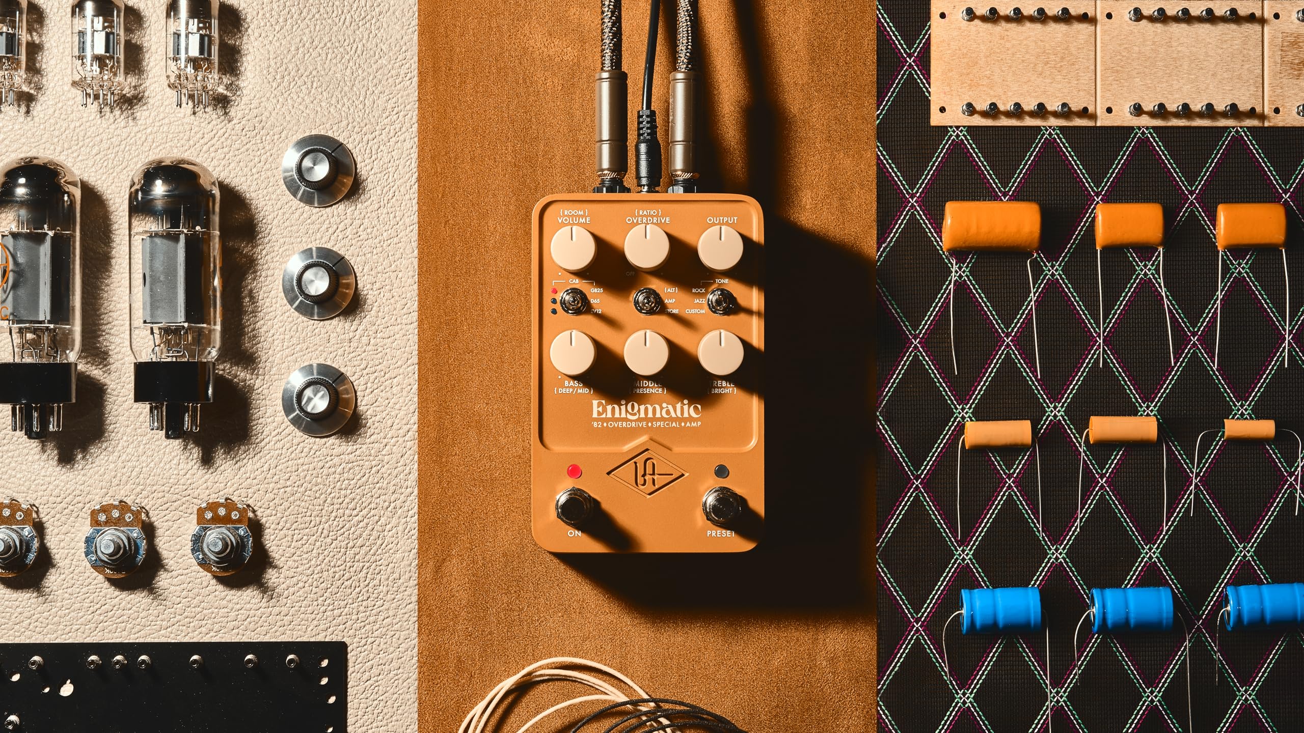 Foto 5 pulgar | Pedal De Efectos Universal Audio Enigmatic 82 Con Tecnología Uafx - Venta Internacional.