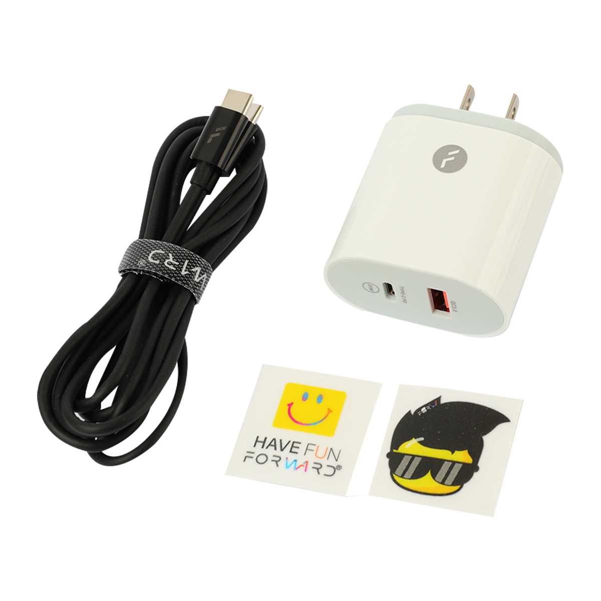 Cargador Forward 20 W + Cable Tipo C Negro