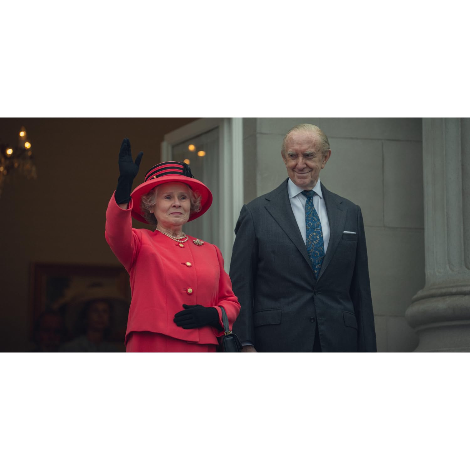 Foto 3 pulgar | Blu-ray The Crown, Serie Completa, 24 Discos | Sony Pictures - Venta Internacional.