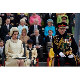 Foto 3 | Blu-ray The Crown, Serie Completa, 24 Discos | Sony Pictures - Venta Internacional.