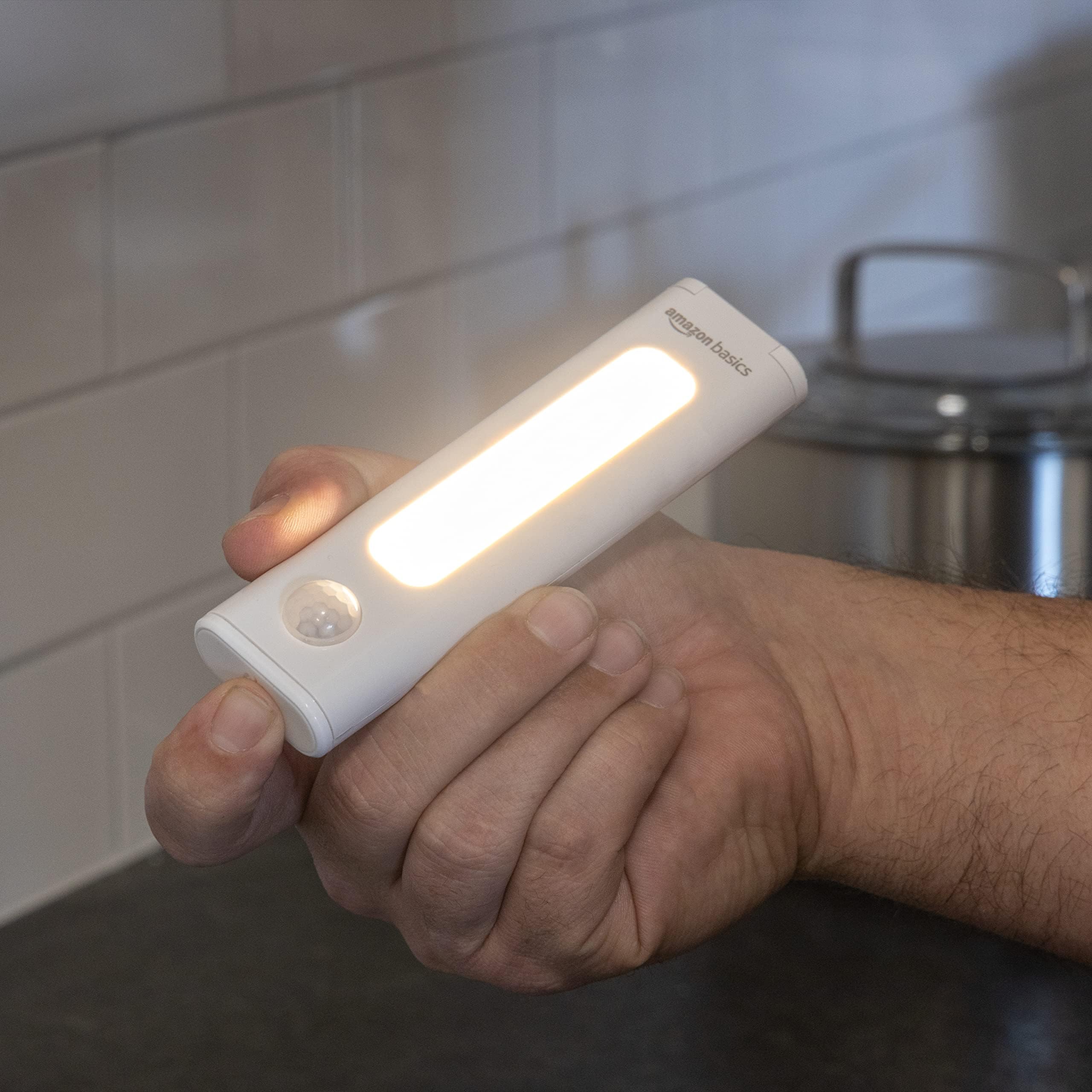Foto 6 | Luces Led Adhesivas Con Sensor De Movimiento Amazon Basics, Paquete De 2 - Venta Internacional.