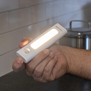 Foto 6 | Luces Led Adhesivas Con Sensor De Movimiento Amazon Basics, Paquete De 2 - Venta Internacional.