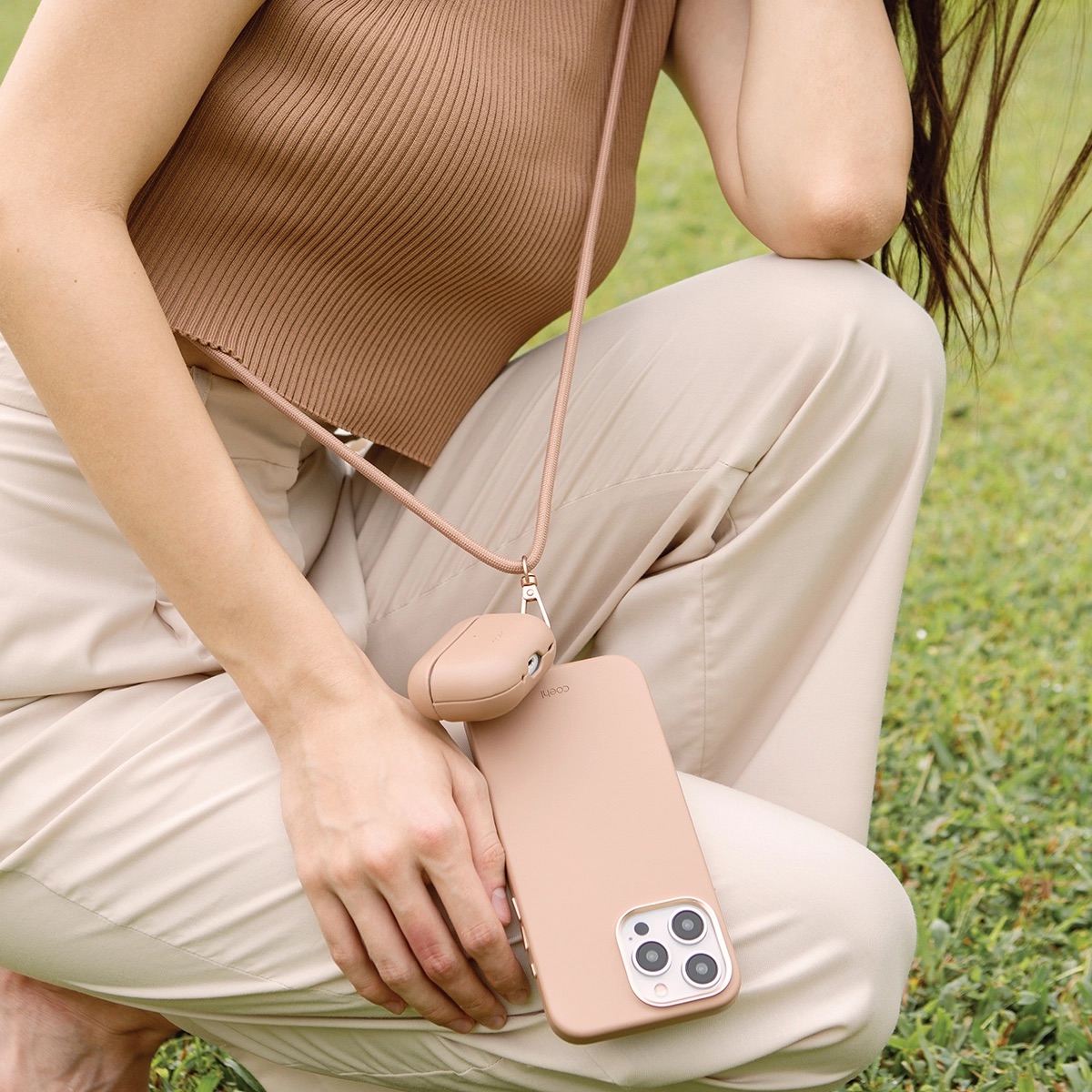 Foto 5 pulgar | Funda Para Airpods Pro 2ª Generación Nude Haven De Coehl