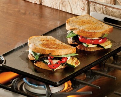 Foto 4 | Hierro Fundido Reversible Grill/griddle Lodge 24 X 43 Cm Presazonado - Venta Internacional.