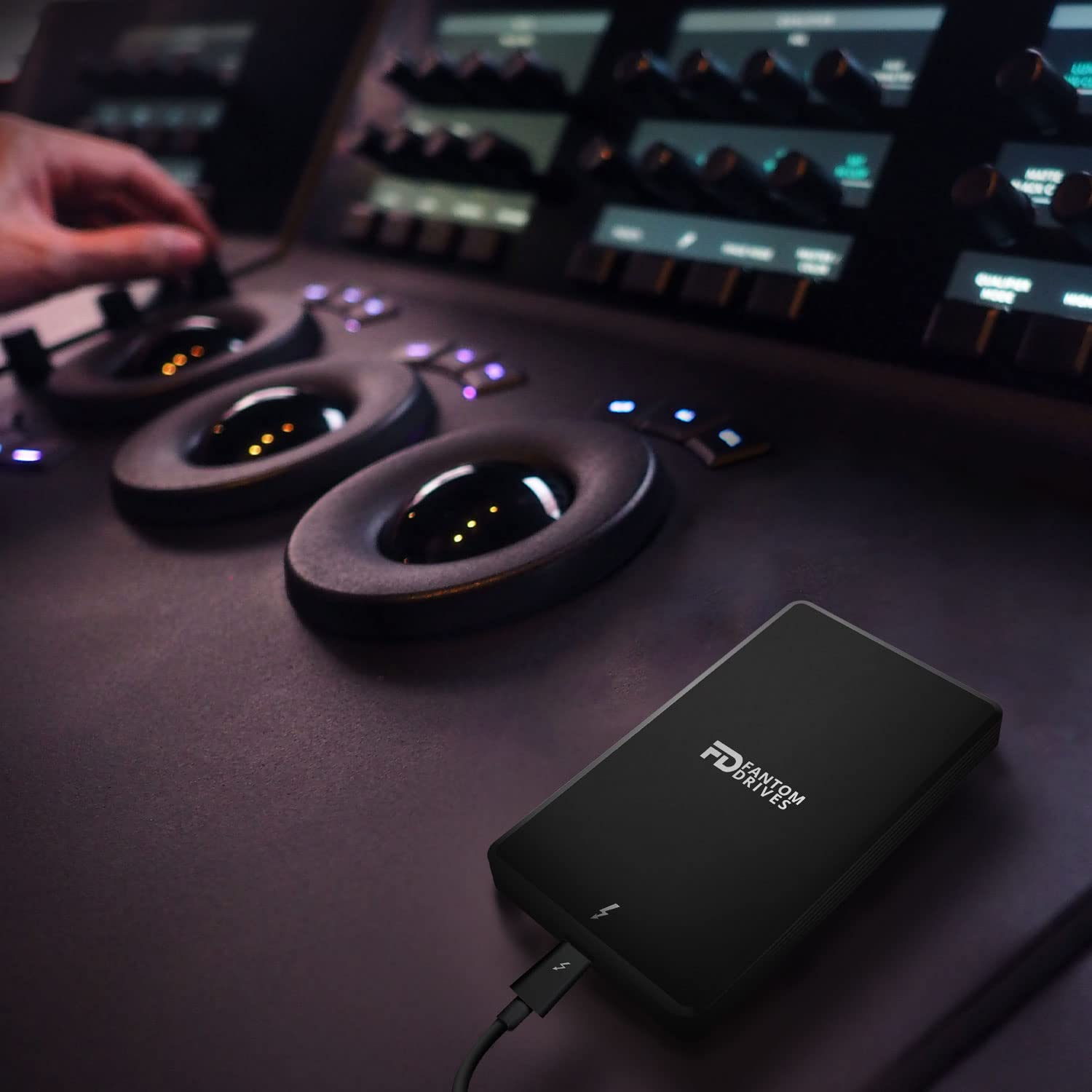 Foto 6 | Unidad De Estado Sólido Externa Fantom Drives 4tb Thunderbolt 3 - Venta Internacional.