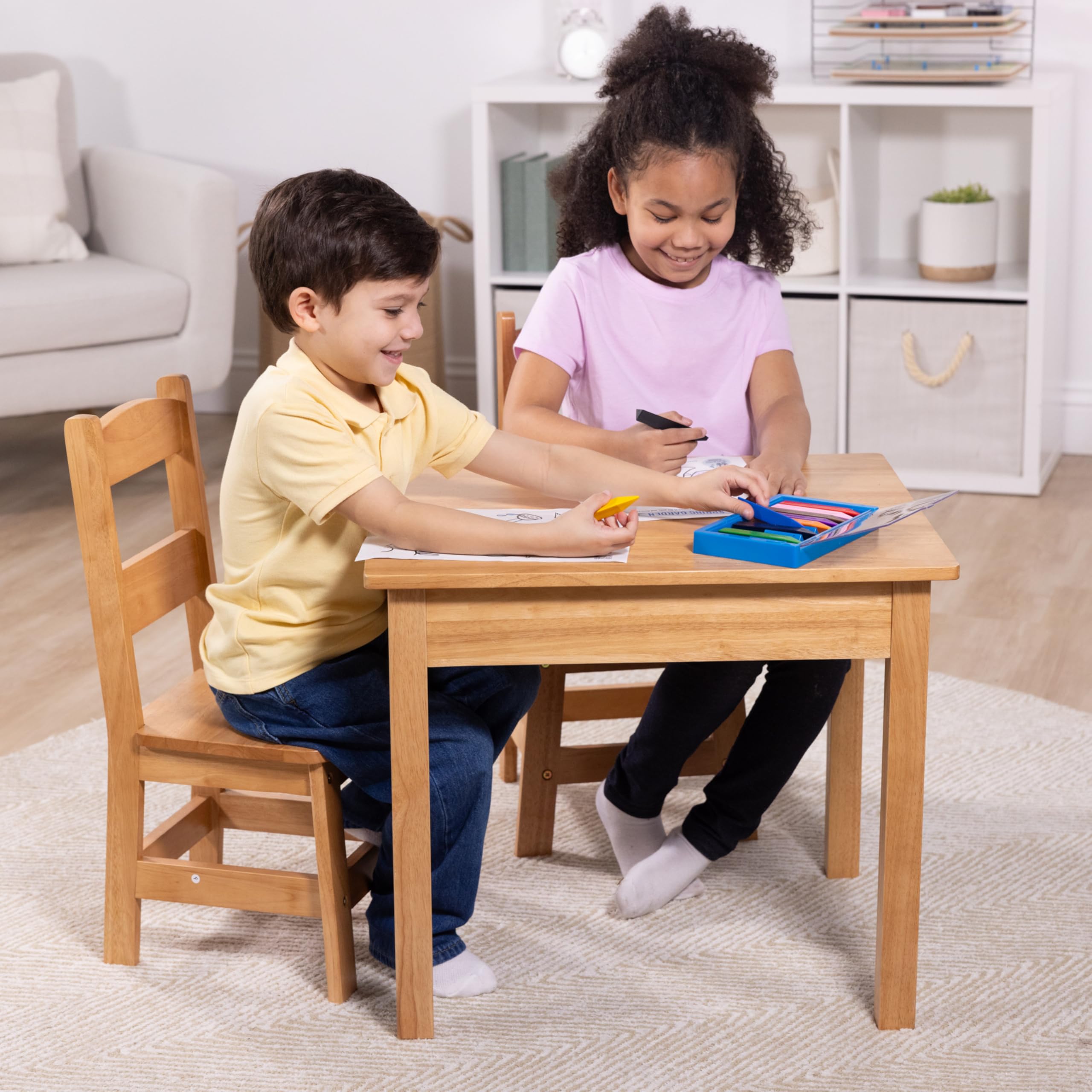 Foto 8 pulgar | Set De Muebles De Mesa Y 2 Sillas Para Sala De Juegos Melissa & Doug - Venta Internacional.