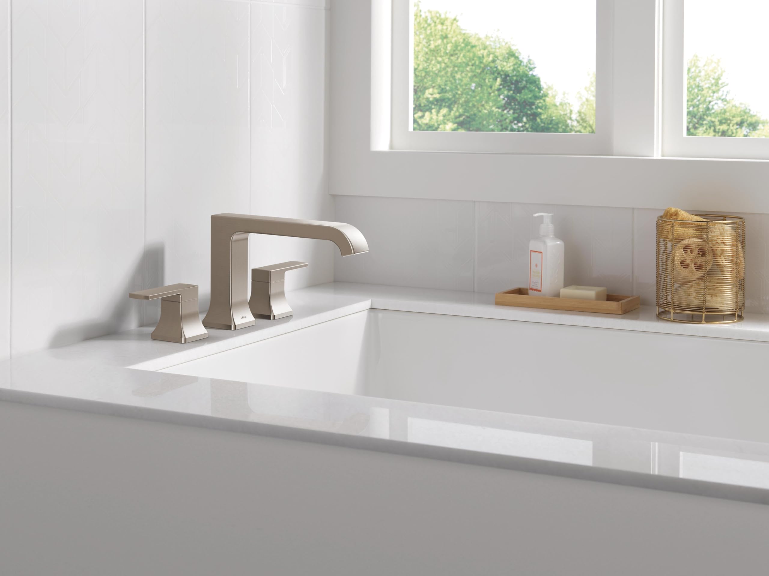Foto 6 | Grifo Romano Para Bañera Delta Velum, Caño Curvo, Níquel Cepillado - Venta Internacional.
