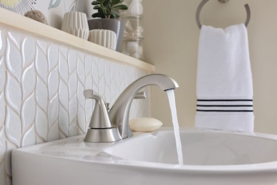 Foto 7 | Grifo De Baño Moen Haber Spot Resist En Níquel Cepillado - Venta Internacional.