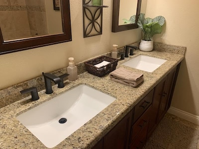 Foto 7 | Grifo De Baño Moen Genta, 8 Pulgadas, Amplio Y 2 Manijas, Negro Mate - Venta Internacional.